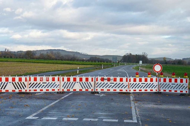 Wegen einer Baustelle ist  die L 104 z...ung ber Btzingen ist ausgeschildert.  | Foto: Dirk Sattelberger