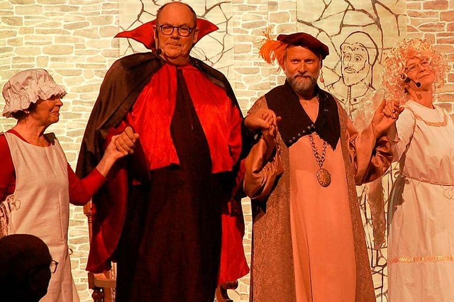 Beim Schauspiel &#8222;Das Gute und B...r (Teufel) und Mia Braun Braun (Magd).  | Foto: Wolfgang Beck