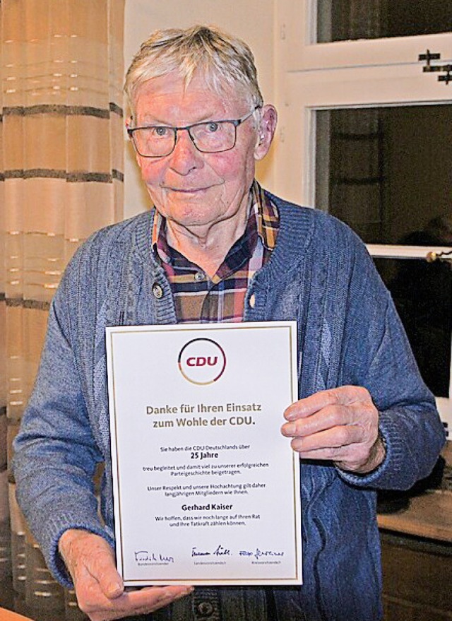 Gerhard Kaiser wurde fr 25 Jahre Mitgliedschaft  geehrt.  | Foto: Reinhard Herbrig