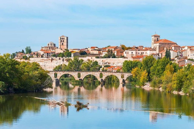 Spanien mal anders: Romanische Stadtan...en gibt&#8217;s in und rund um Zamora.  | Foto: jon_chica (stock.adobe.com)