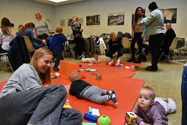 Das Eli hatte zum Frhchen-Caf eingel... viele Eltern kamen mit ihren Kindern.  | Foto: Thomas Loisl Mink