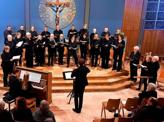 ChorNetto hat zum Konzert in die evangelische Kirche eingeladen.  | Foto: Heidrun Simoneit
