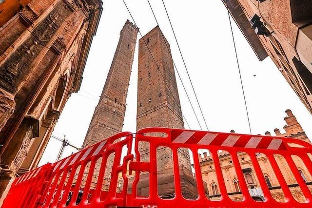 Sorge um den schiefen Turm von Bologna