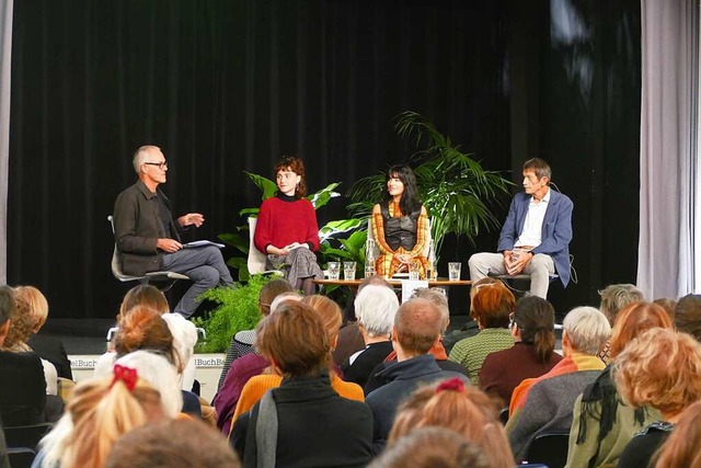 Diskussion um das handelnde Ich:  Chri... Seyda Kurt und Ueli Mder (von links)  | Foto: Savanna Cosma