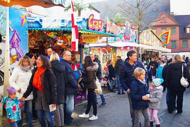 Fahrgeschfte, Buden, viele Menschen &#8211; der Ktterlismrkt steht bevor.  | Foto: Gemeinde