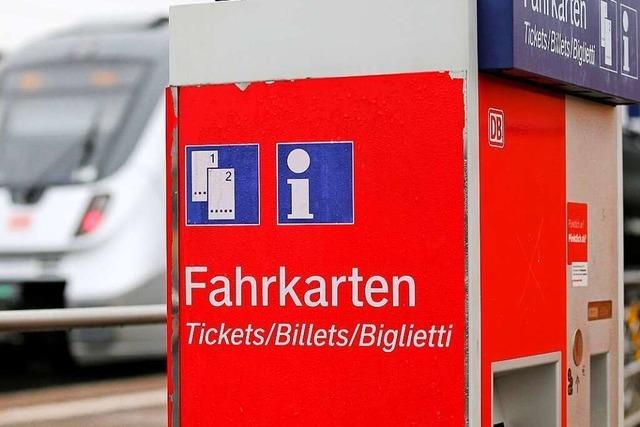 Drei Fahrausweisautomaten in Freiburg aufgebrochen
