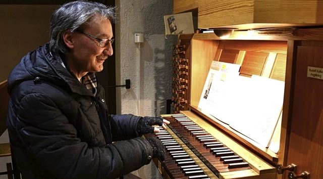Dieter Lmmlin an der Kubak-Orgel   | Foto: Heinz und Monika Vollmar