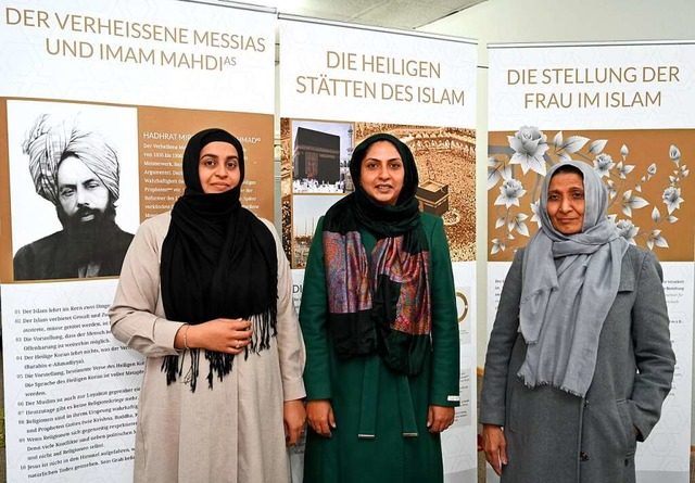 Schama Ahmad, Zakia Khalil und Nasira ...en der Organisation in der Klarastrae  | Foto: Thomas Kunz