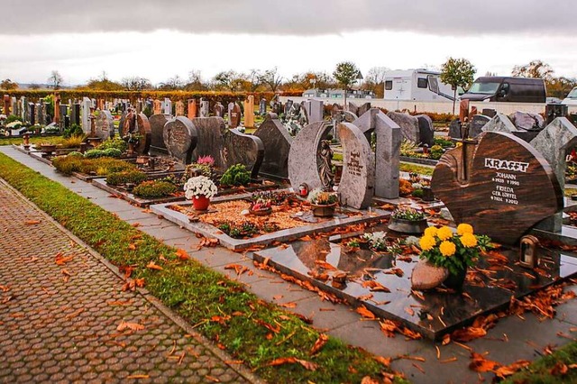 Der Friedhof im Ortsteil Kappel. Besta...nhausen sollen deutlich teurer werden.  | Foto: Adrian Hofmann