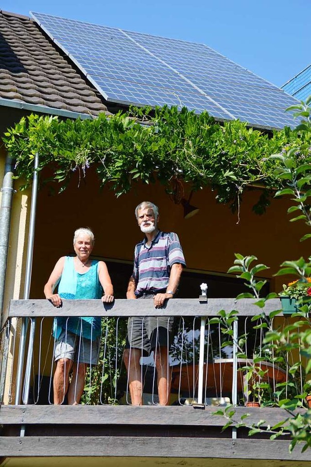 Almut und Walter Witzel gehren zu den...ie eine Solaranlage installiert haben.  | Foto: Sebastian Heilemann