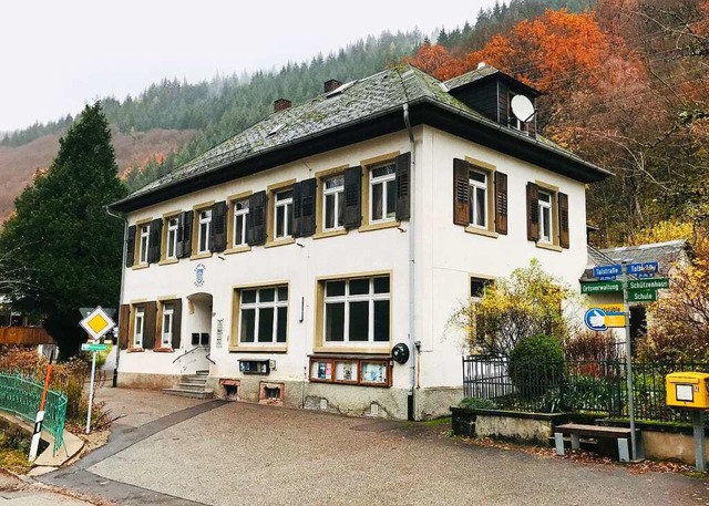 Sanierungsfall altes Rathaus im Zastle...die Meinungen in Oberried auseinander.  | Foto: Michael Drfler