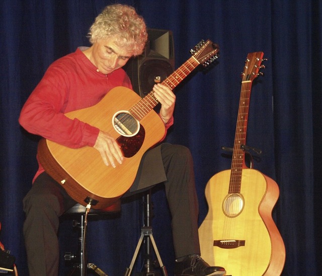 Gaetano Siino zaubert an der Gitarre.  | Foto: Karin Stckl-Steinebrunner