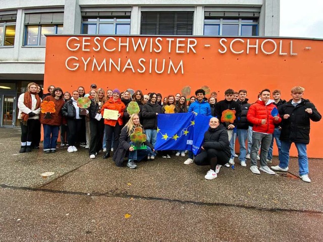 Schler des Geschwister-Scholl-Gymnasi...abrikation aus Holz - zu beschftigen.  | Foto: Schule