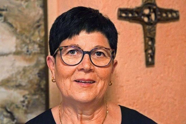 Chorleiterin Marianne Blum erklrt, warum das Thema des Kirchenkonzertes 