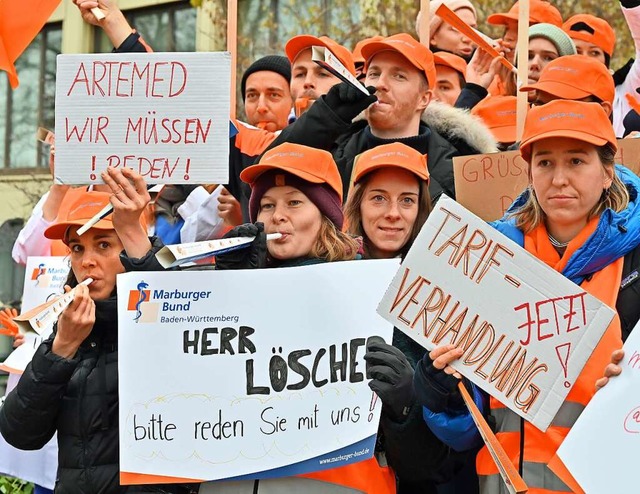 Protestaktion der rztinnen und rzte vor dem St. Josefskrankenhaus  | Foto: Michael Bamberger