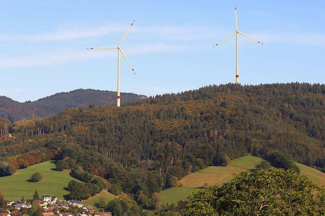 So knnten die Windrder auf dem Illenberg aussehen.  | Foto: Fotosimulation kostromgruppe Freiburg