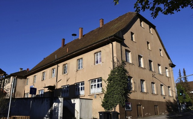 Die Alte Schule beschftigt den Warmbacher Stadtteilbeirat weiterhin.  | Foto: Heinz und Monika Vollmar