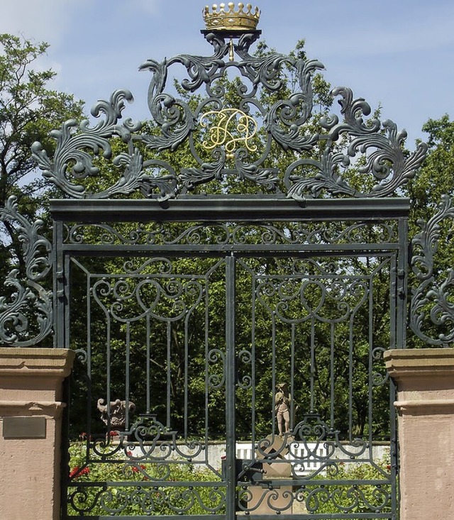 Das  Tor zum Vinzentiusgarten in Offenburg  | Foto: Karl Schlessmann