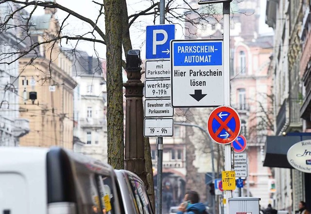 Das Parken wird teurer (Symbolbild).  | Foto: Rita Eggstein