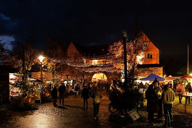 Seit mehr als 20 Jahren findet der Kir...eihnachtsmarkt in der Talvogtei statt.  | Foto: Hubert Gemmert