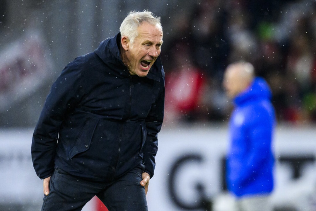 Freiburgs Trainer Christian Streich lässt seine Unzufriedenheit raus.  | Foto: Tom Weller (dpa)