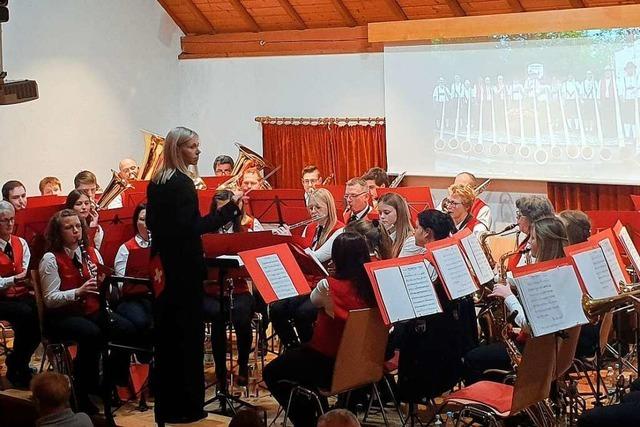 Neue Dirigentin des MV Dittishausen feiert Konzertpremiere