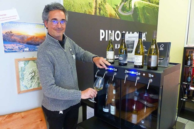 Wein ausschlielich aus  Reben vom Kai...rius am neuen SB-Probeschluckautomaten  | Foto: Dirk Sattelberger