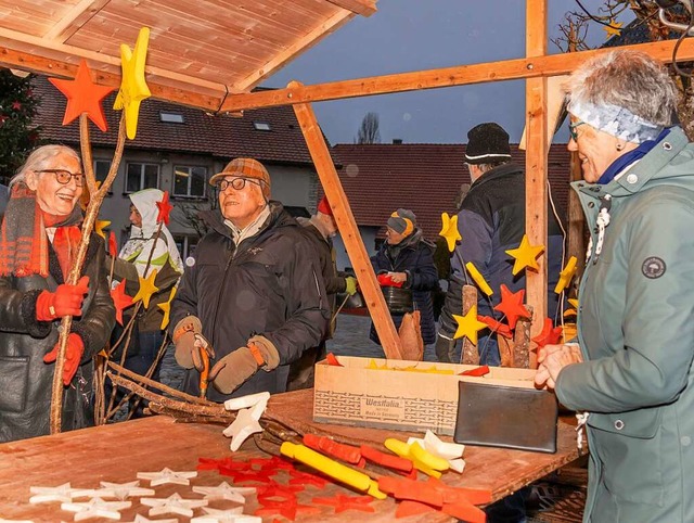 Bei der Erffnung der Aktion &#8222;Do...n Sterne fr den guten Zweck verkauft.  | Foto: Wilfried Dieckmann