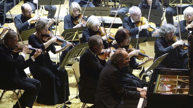 Mit Gershwins &#8222;Rhapsody in Blue&...dthalle Wehr zu Beifallsstrmen hin.    | Foto: Roswitha Frey