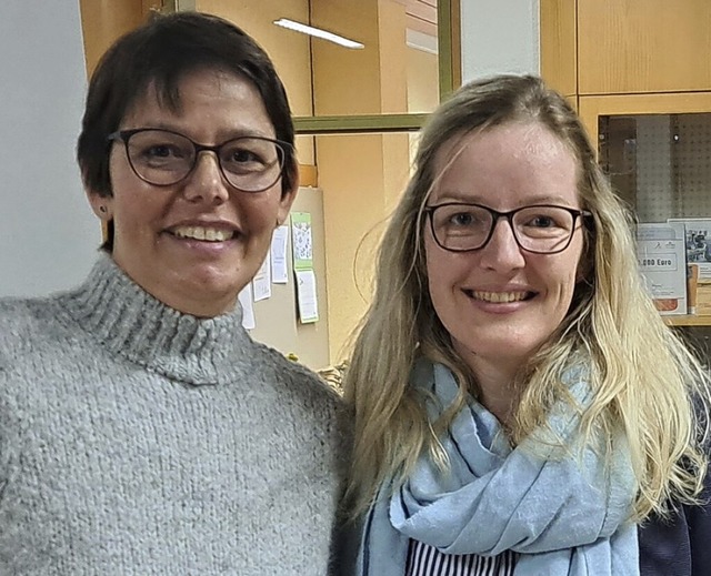 Karin Gassenmeier (links) fhrt die ne...rektorin Sarah Kpfler in ihr Amt ein.  | Foto: Susanne Eschbach