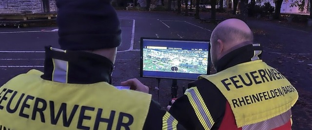 Das Team der Messgruppe wurde an der neuen Drohne geschult.  | Foto: Stadt Rheinfelden