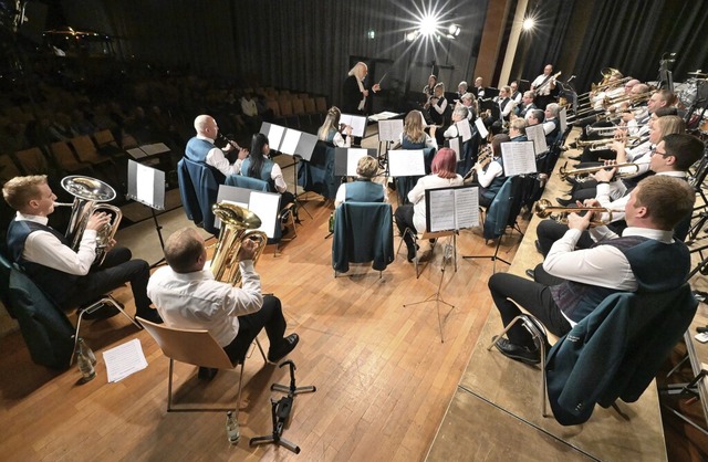 Das Hauptorchester des Musikvereins Ni...elt unter  Leitung von Christian Sade.  | Foto: Markus Zimmermann