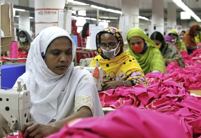 Blick in eine Textilfabrik in Bangladesch  | Foto: Doreen Fiedler