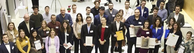 Prorektor Professor Oliver Schfer (hi...eihe, rechts) mit den Ausgezeichneten   | Foto: Hochschule Offenburg