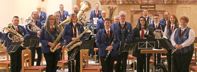 Der Musikverein Luttingen bei seinem v...in der St. Martinskirche in Luttingen.  | Foto: Michelle Gntert