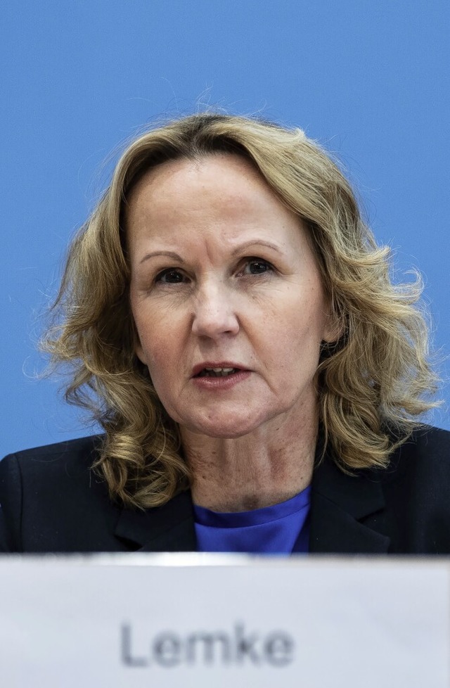 Umweltministerin Steffi Lemke bei der Vorstellung des Monitoringberichts  | Foto: Melissa Erichsen (dpa)