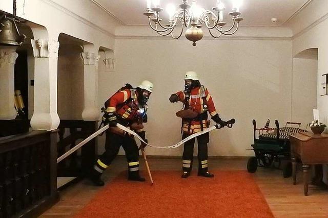 Die Feuerwehr Rheinfelden hat auf Schloss Beuggen den Groeinsatz geprobt