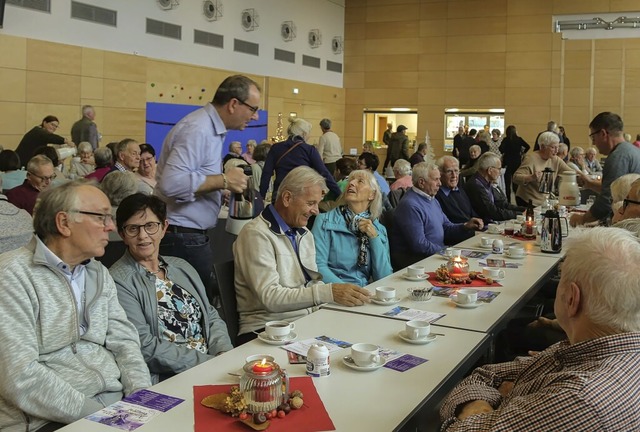 Reger Betrieb herrschte beim Seniorenn...ag in Altdorf in der Mnchgrundhalle.   | Foto: Sandra Decoux