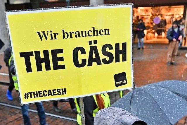 In Freiburg streiken 700 Angestellte im öffentlichen Dienst für mehr Lohn