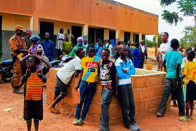 Die Emmendinger Stiftung Brcke hat  d...einem Dorf in Burkina Faso finanziert.  | Foto: privat