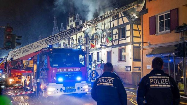 Das brennende Fachwerkhaus in Zell. a. H.  | Foto: Marco Drr/Einsatz-Report24