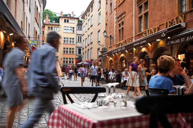 Schlendern und genieen in den Altstadtgassen von Lyon  | Foto: Sebastian Gollnow (dpa)