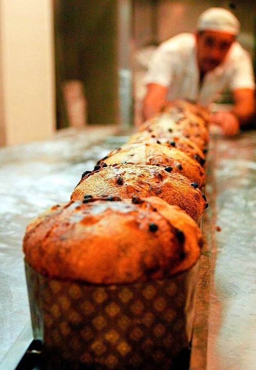 Eine Reihe von Panettoni in einer römischen Bäckerei  | Foto: A1809 epa ansa Cristofani