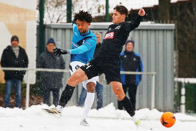 Dominik Emminger (rechts) erzielte das 1:0 fr den FC 08 Villingen.  | Foto: IMAGO/Alexander Keppler