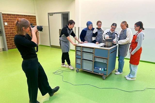 Mit Popcorn in die Chemie-Stunde: Was hinter der mobilen Küche an Müllheims Realschule steckt