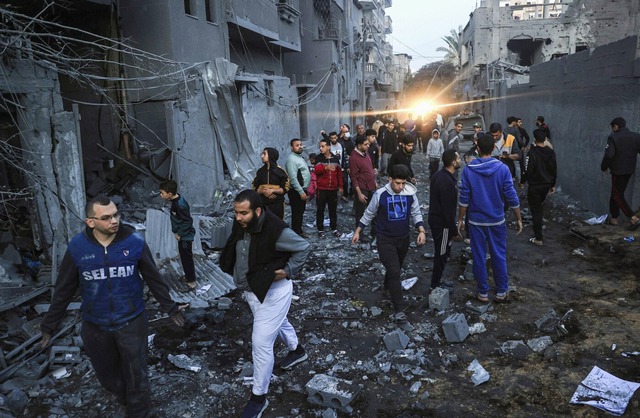 Auch die Stadt Rafah wurde am Sonntag getroffen.  | Foto: SAID KHATIB (AFP)