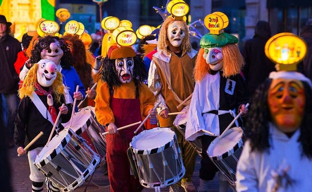 Magisch: der &#8222;Morgenstraich&#8220; der Basler Fasnacht  | Foto: Nigel Atkinson