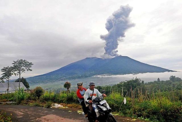 Mindestens elf Wanderer bei Vulkanausbruch in Indonesien gettet