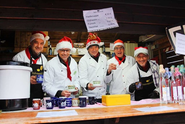 Der Fldlesuppe-Club ist auch mit dabe... der Renner auf dem Nikolausmarkt ist.  | Foto: Christa Maier