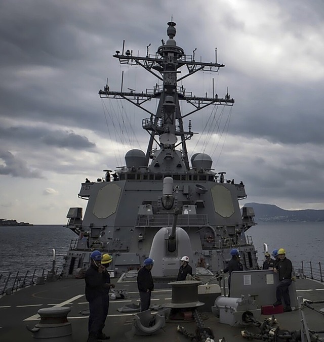 Auch das Militrschiff USS Carney wurde angegriffen.  | Foto: Mass Communication Specialist 1s (dpa)